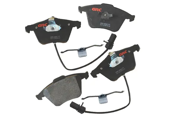 Balatas Delanteras Audi A4 Quattro, S4, A6 Quattro, A4, A6, S3, Volkswagen Golf R (CONECTOR DEL SENSOR MACHO) GMD1111